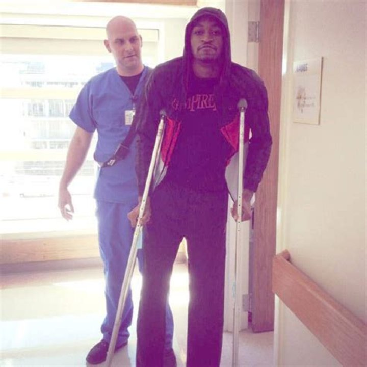 Kevin Ware’s Mother & Girlfriend Helping Him During Rehabilitation